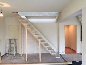 Bouwbedrijf Schippers Maken van trap sparing En plaatsen van een zwevende trap van bamboe_1